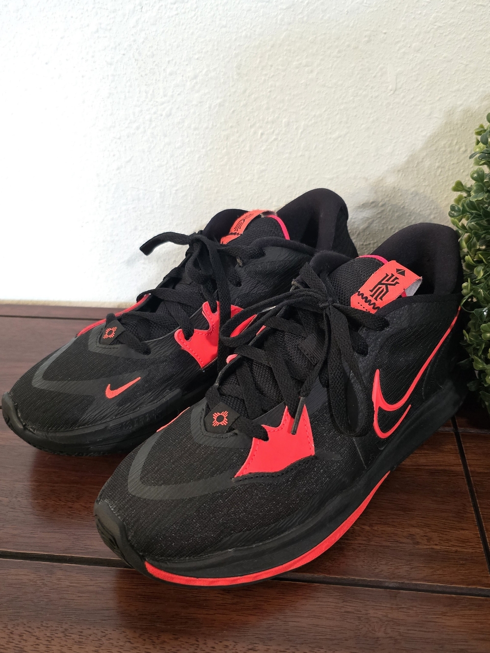 Nike Kyrie Low 5 Sneakers